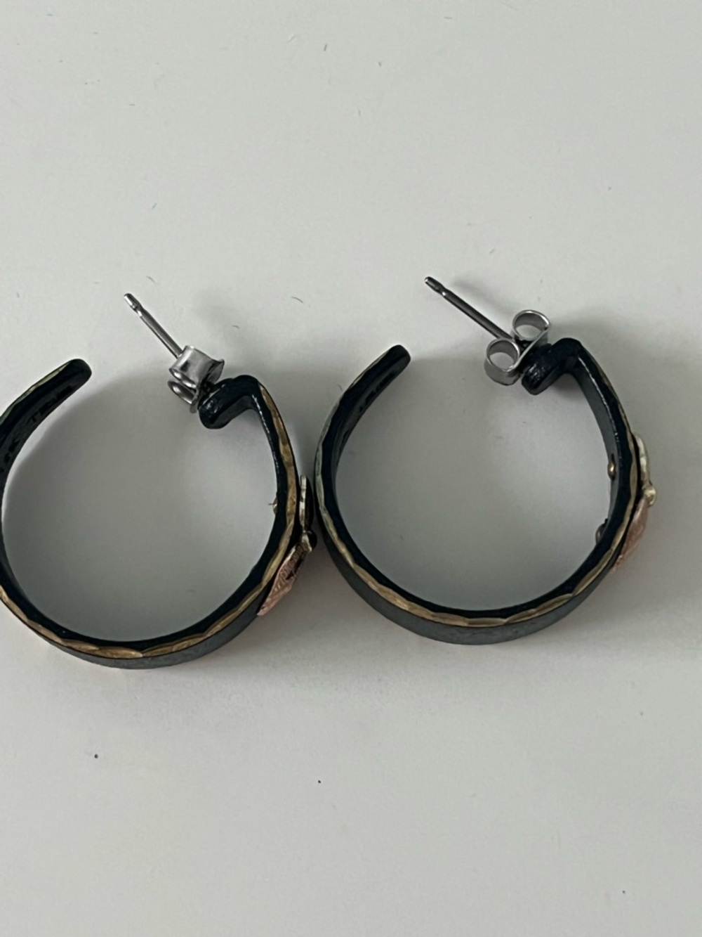 Black Hills Gold Earrings - Picture 3 of 5